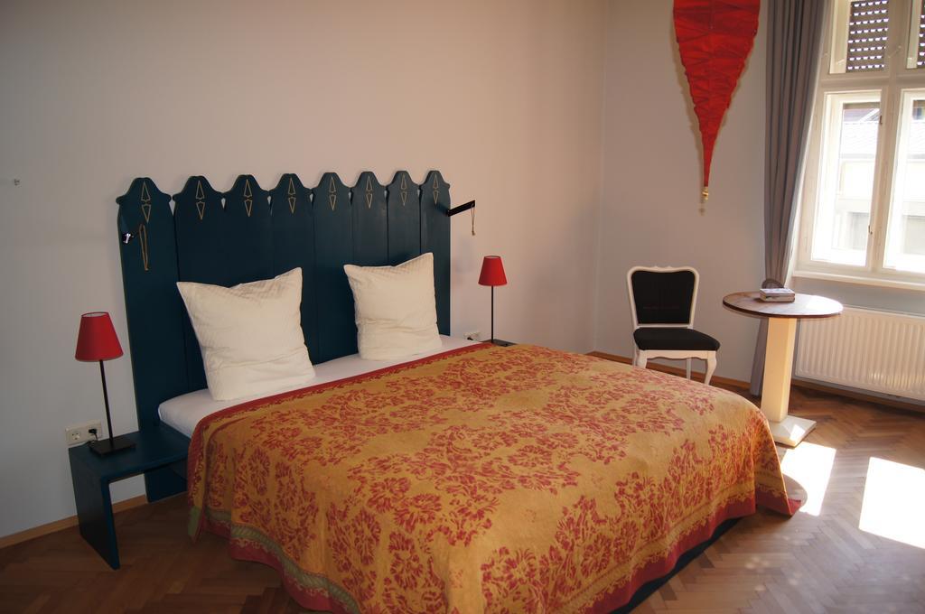 Altstadthaus Cityappartements Graz Szoba fotó